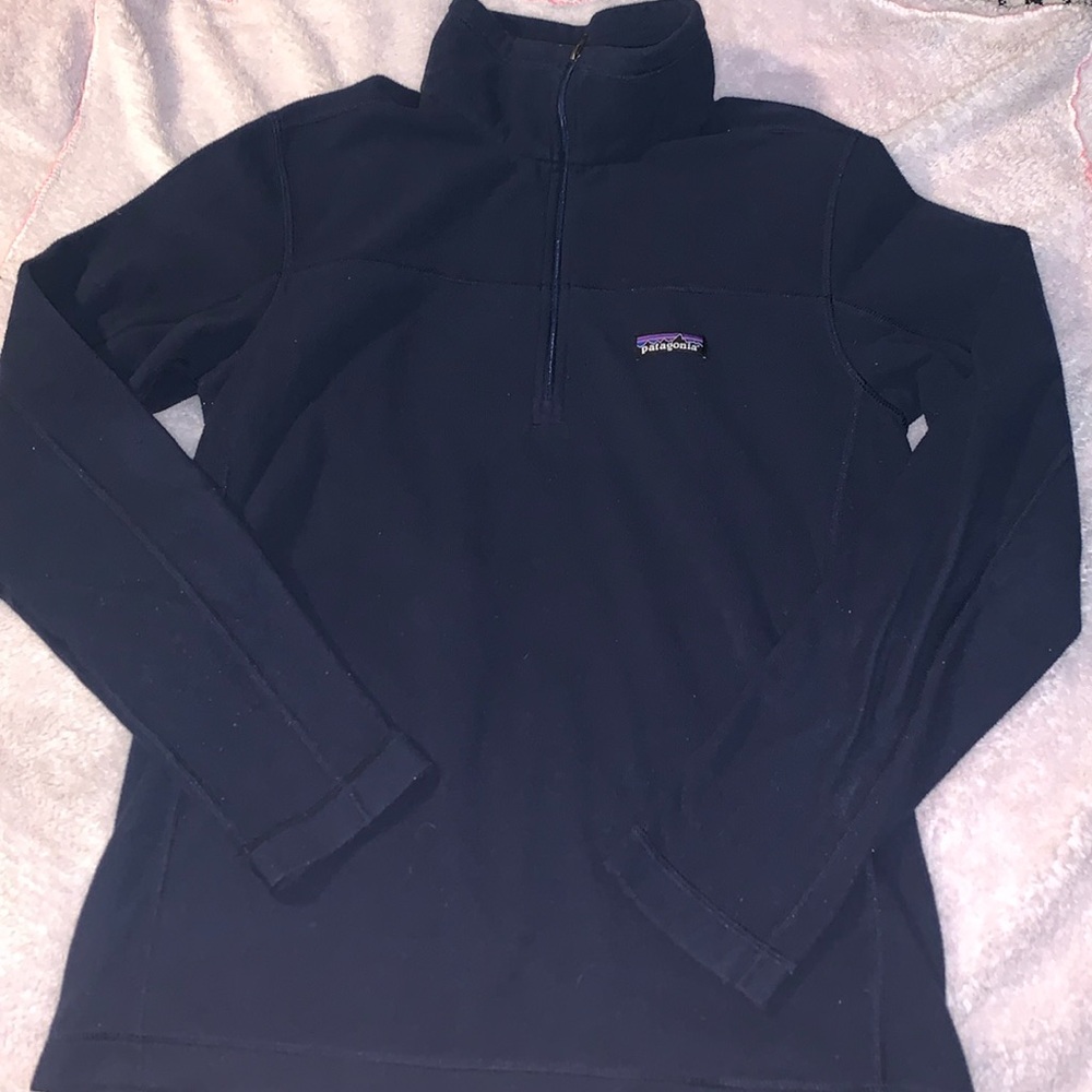 Men’s Patagonia navy size small quarter zip lightweight fleece jacket